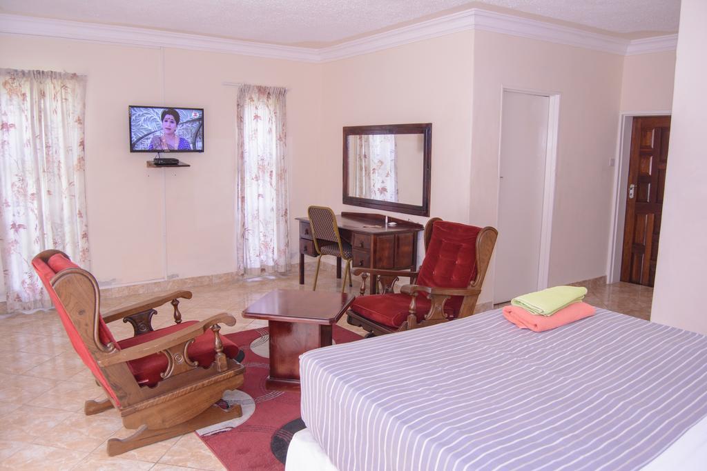 The Palace Guest House Хараре Экстерьер фото