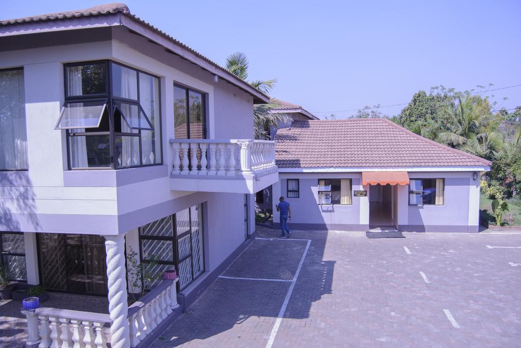 The Palace Guest House Хараре Экстерьер фото