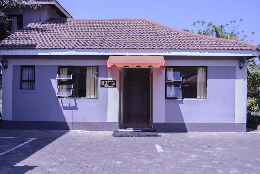 The Palace Guest House Хараре Экстерьер фото
